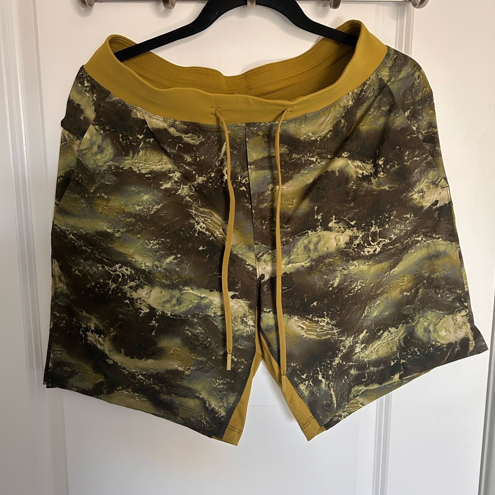 Lululemon T.H.E THE Shorts 7” size M